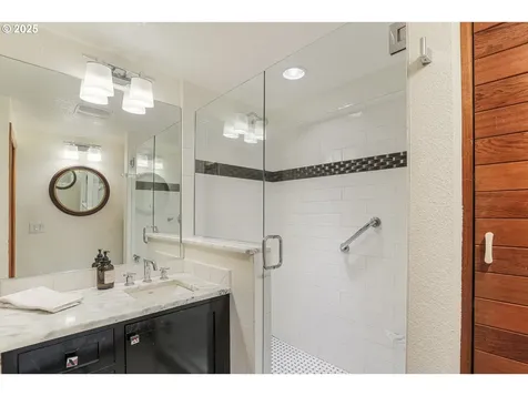 1893 N Jantzen Avenue Portland OR 97217