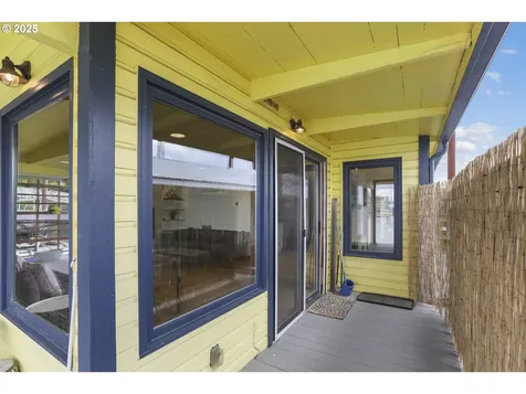 1893 N Jantzen Avenue Portland OR 97217