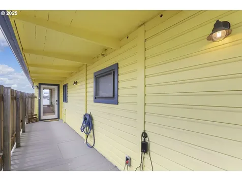 1893 N Jantzen Avenue Portland OR 97217
