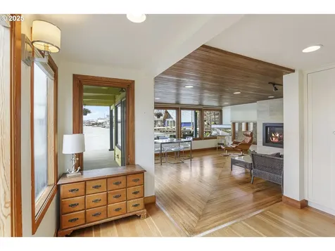 1893 N Jantzen Avenue Portland OR 97217