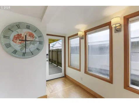 1893 N Jantzen Avenue Portland OR 97217