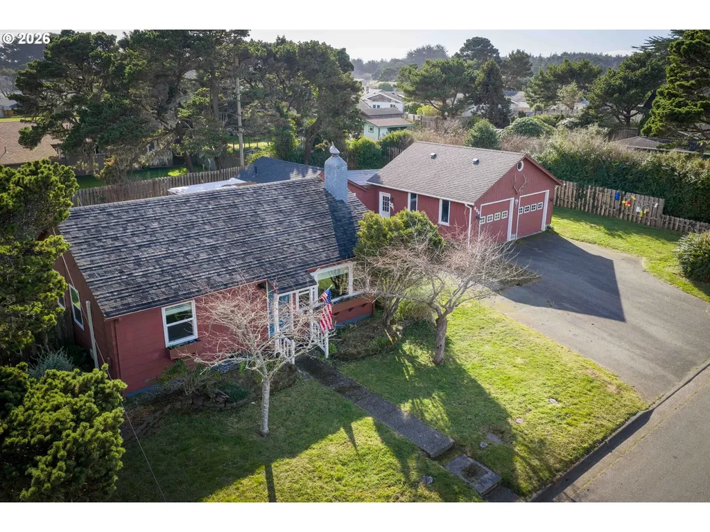 685 10th Street SW Bandon OR 97411