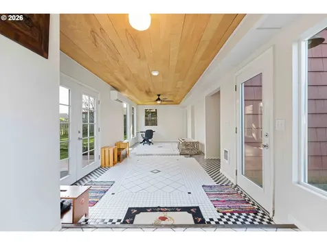 685 10th Street SW Bandon OR 97411