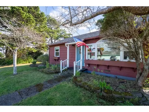 685 10th Street SW Bandon OR 97411