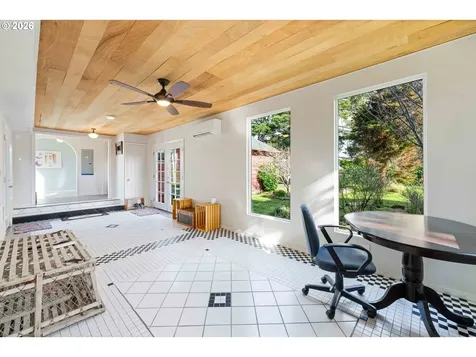 685 10th Street SW Bandon OR 97411