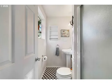 685 10th Street SW Bandon OR 97411