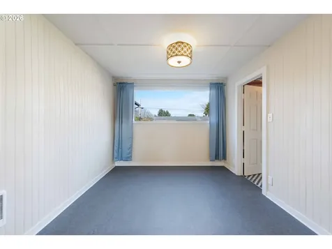 685 10th Street SW Bandon OR 97411