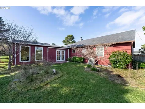 685 10th Street SW Bandon OR 97411