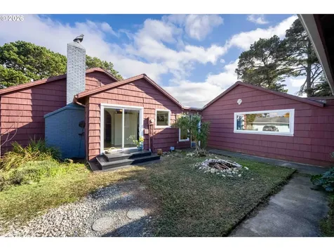 685 10th Street SW Bandon OR 97411