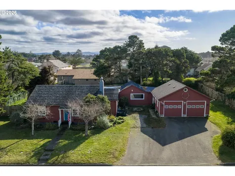 685 10th Street SW Bandon OR 97411