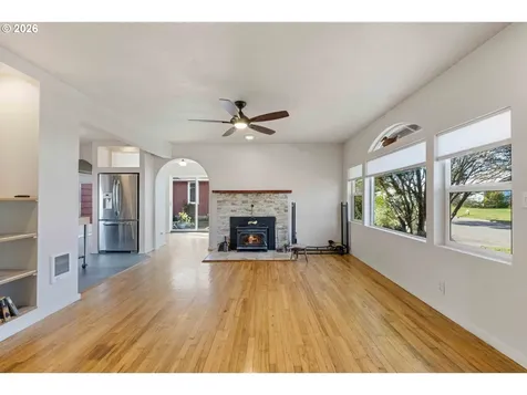 685 10th Street SW Bandon OR 97411