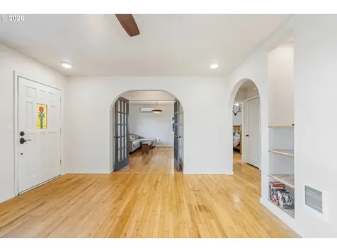 685 10th Street SW Bandon OR 97411