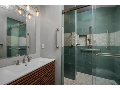 15741 S Washington Street Oregon City OR 97045
