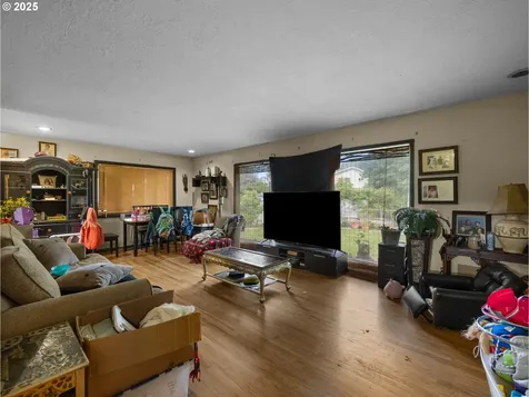 570 NW Birdsdale Avenue Gresham OR 97030