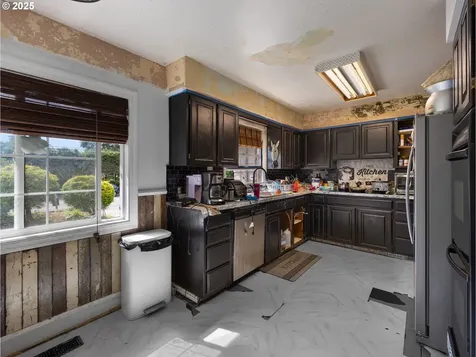 570 NW Birdsdale Avenue Gresham OR 97030