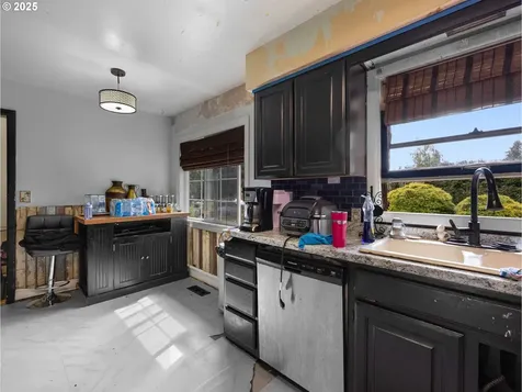 570 NW Birdsdale Avenue Gresham OR 97030