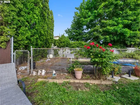 570 NW Birdsdale Avenue Gresham OR 97030