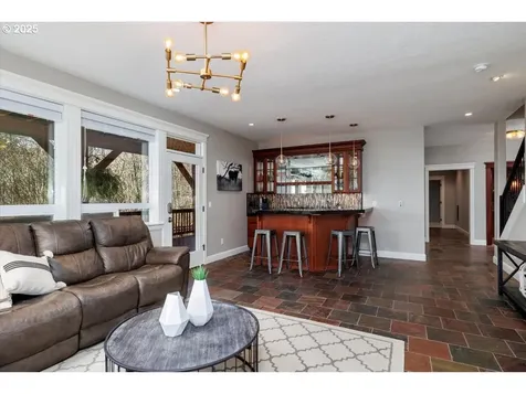9242 NW Murdock Street Portland OR 97229