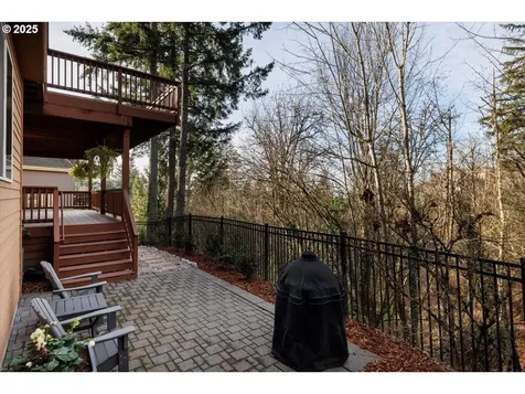 9242 NW Murdock Street Portland OR 97229
