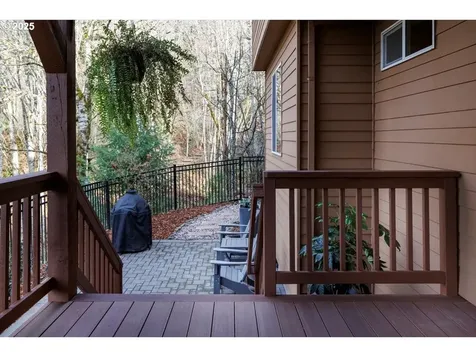 9242 NW Murdock Street Portland OR 97229