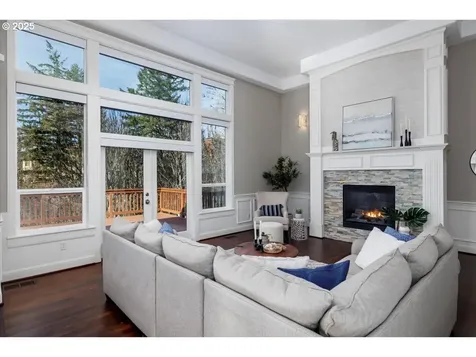 9242 NW Murdock Street Portland OR 97229