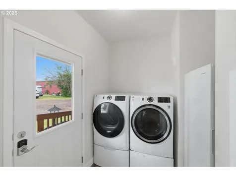 1017 N 2nd Street Jefferson OR 97352