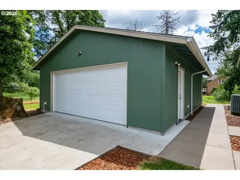 1017 N 2nd Street Jefferson OR 97352