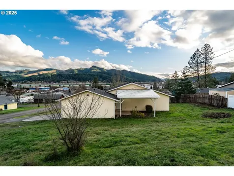 341 Ash Street Sutherlin OR 97479