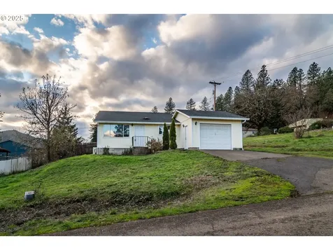 341 Ash Street Sutherlin OR 97479