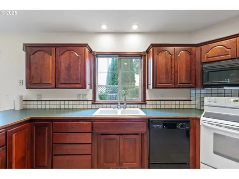 1510 Bohemia Place Cottage Grove OR 97424