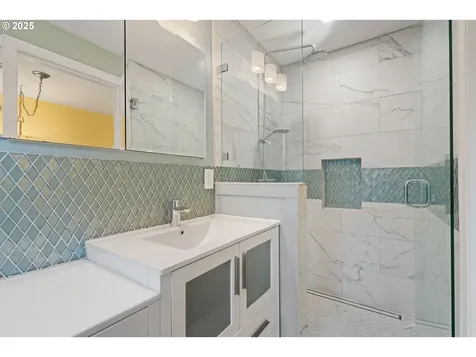2115 NE 19th Avenue Portland OR 97212