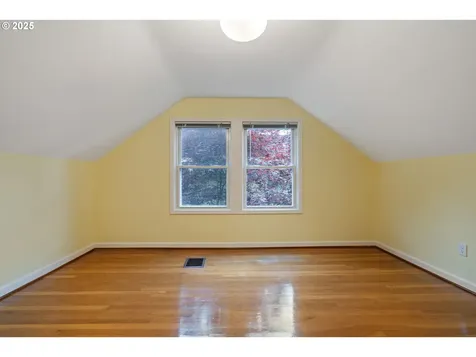 2115 NE 19th Avenue Portland OR 97212