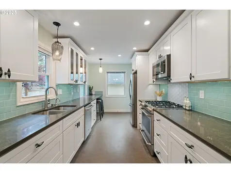 2115 NE 19th Avenue Portland OR 97212