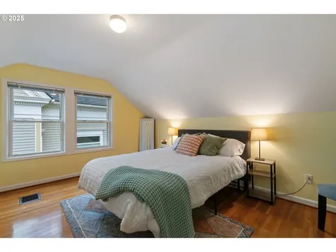 2115 NE 19th Avenue Portland OR 97212