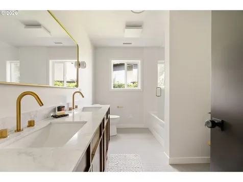 5100 SW Laurelwood Avenue Portland OR 97225