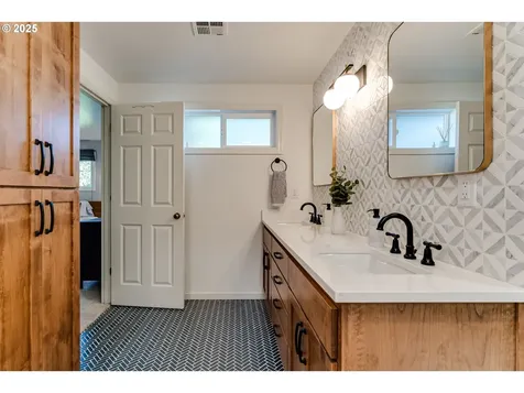 445 Hazel Court Eugene OR 97401