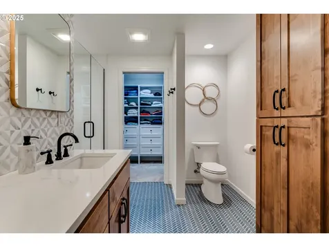 445 Hazel Court Eugene OR 97401
