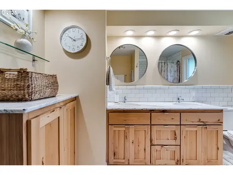 445 Hazel Court Eugene OR 97401
