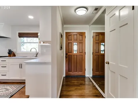 445 Hazel Court Eugene OR 97401