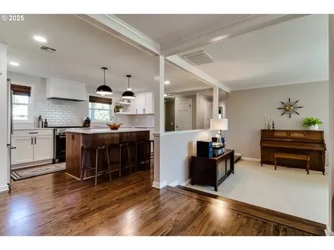 445 Hazel Court Eugene OR 97401