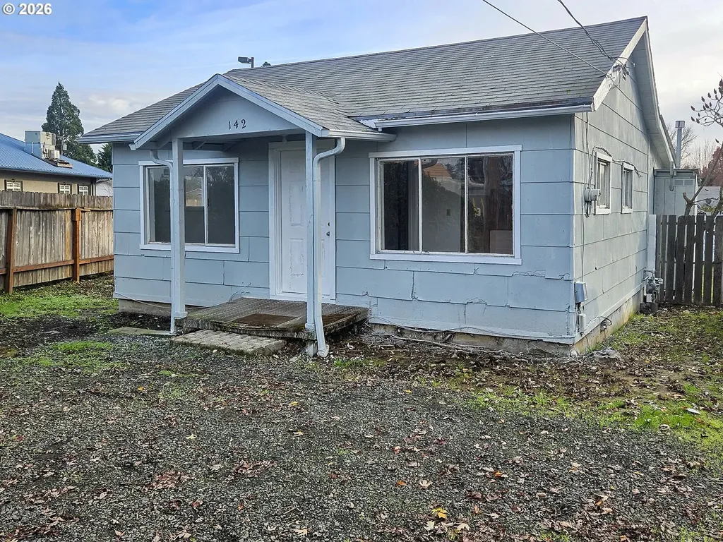 142 S Comstock Avenue Sutherlin OR 97479