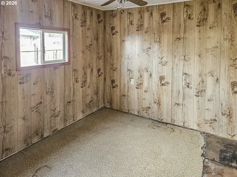 142 S Comstock Avenue Sutherlin OR 97479