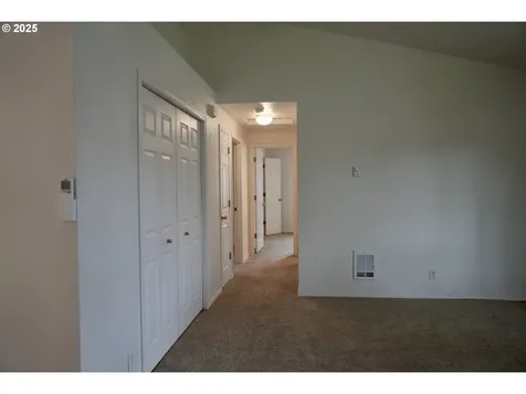 838 Hazelnut Lane Springfield OR 97478
