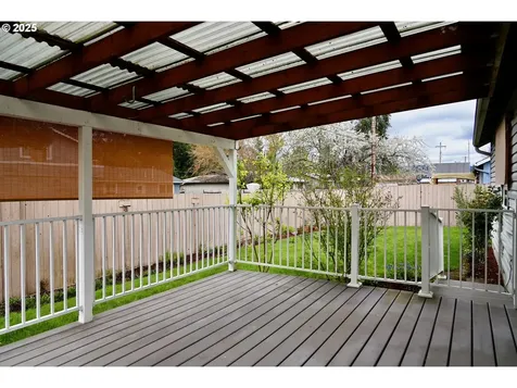 838 Hazelnut Lane Springfield OR 97478