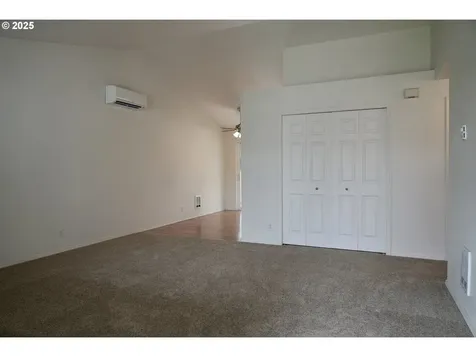 838 Hazelnut Lane Springfield OR 97478