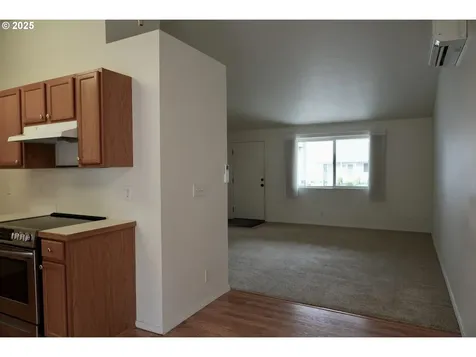 838 Hazelnut Lane Springfield OR 97478