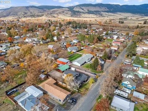 2708 N Depot Street La Grande OR 97850