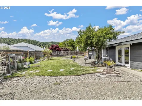 229 N Grove Lane Sutherlin OR 97479