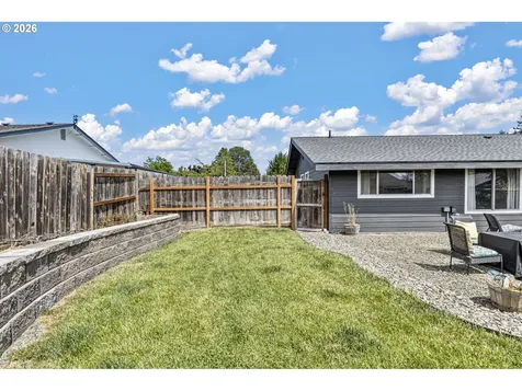 229 N Grove Lane Sutherlin OR 97479