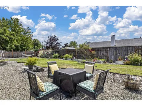 229 N Grove Lane Sutherlin OR 97479